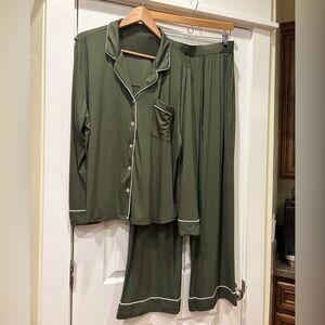 Elegant Olive Bamboo Stretch-knit Long Sleeve Pajama Set with White Trim